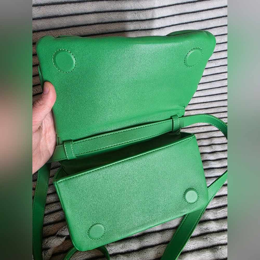 JW PEI Maze Crossbody Bag Grass Green - Picture 7 of 12